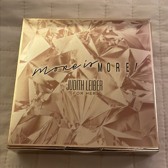 Judith Leiber | NIB | More Is More | discovery fragrance set | perfume - Picture 4 of 5